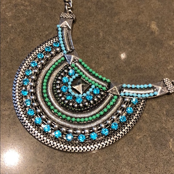 Statement Neclace - Picture 2 of 3